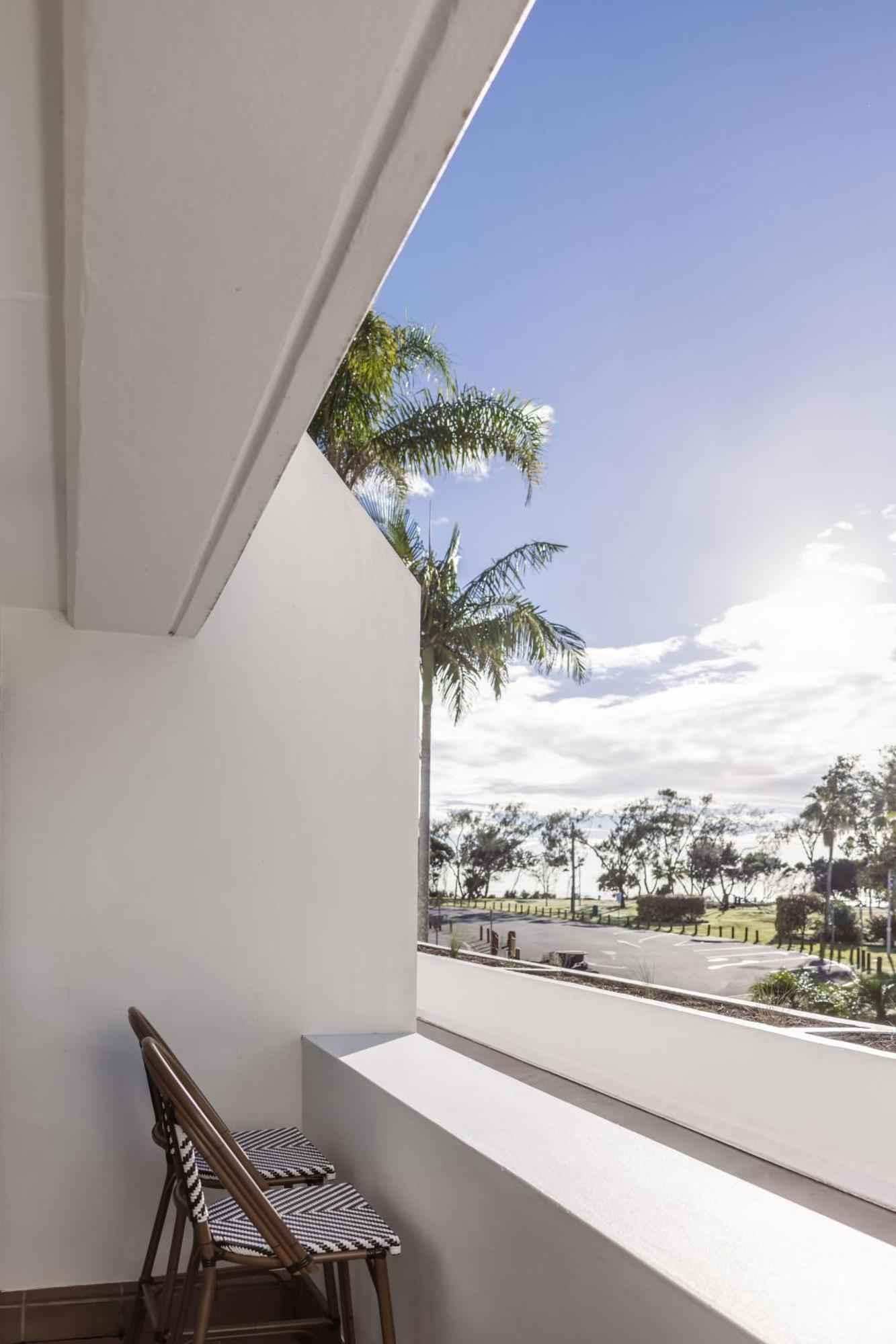 Waves Byron Bay Hotel Екстериор снимка