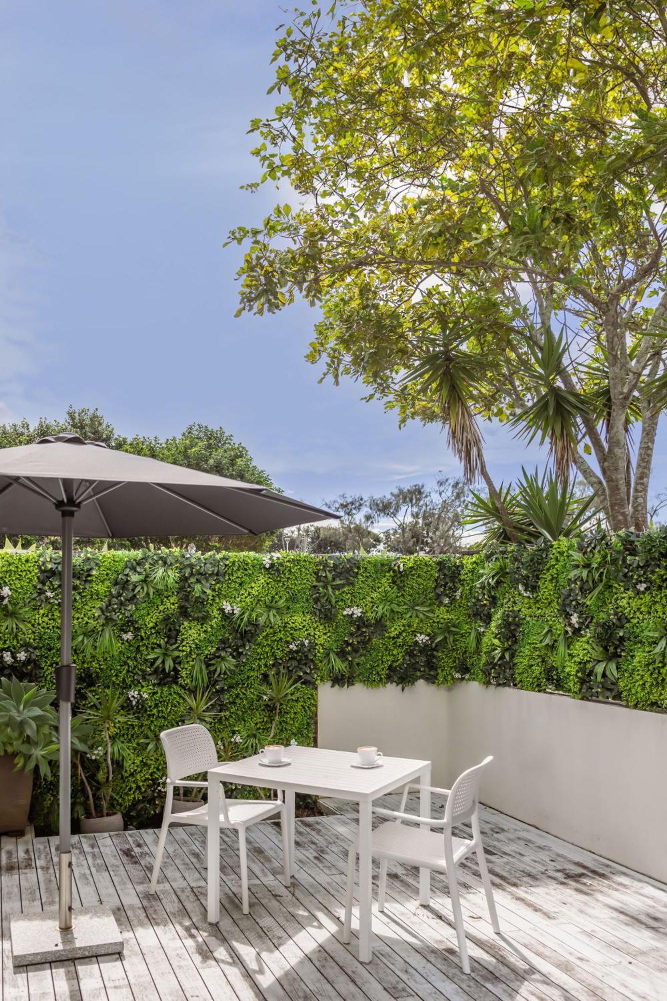 Waves Byron Bay Hotel Екстериор снимка