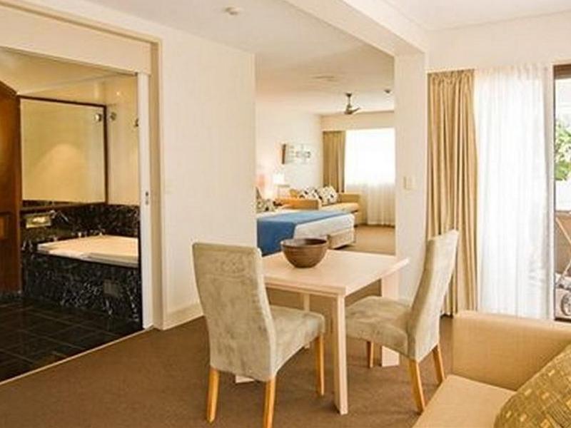 Waves Byron Bay Hotel Екстериор снимка
