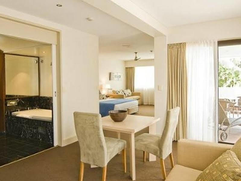 Waves Byron Bay Hotel Екстериор снимка