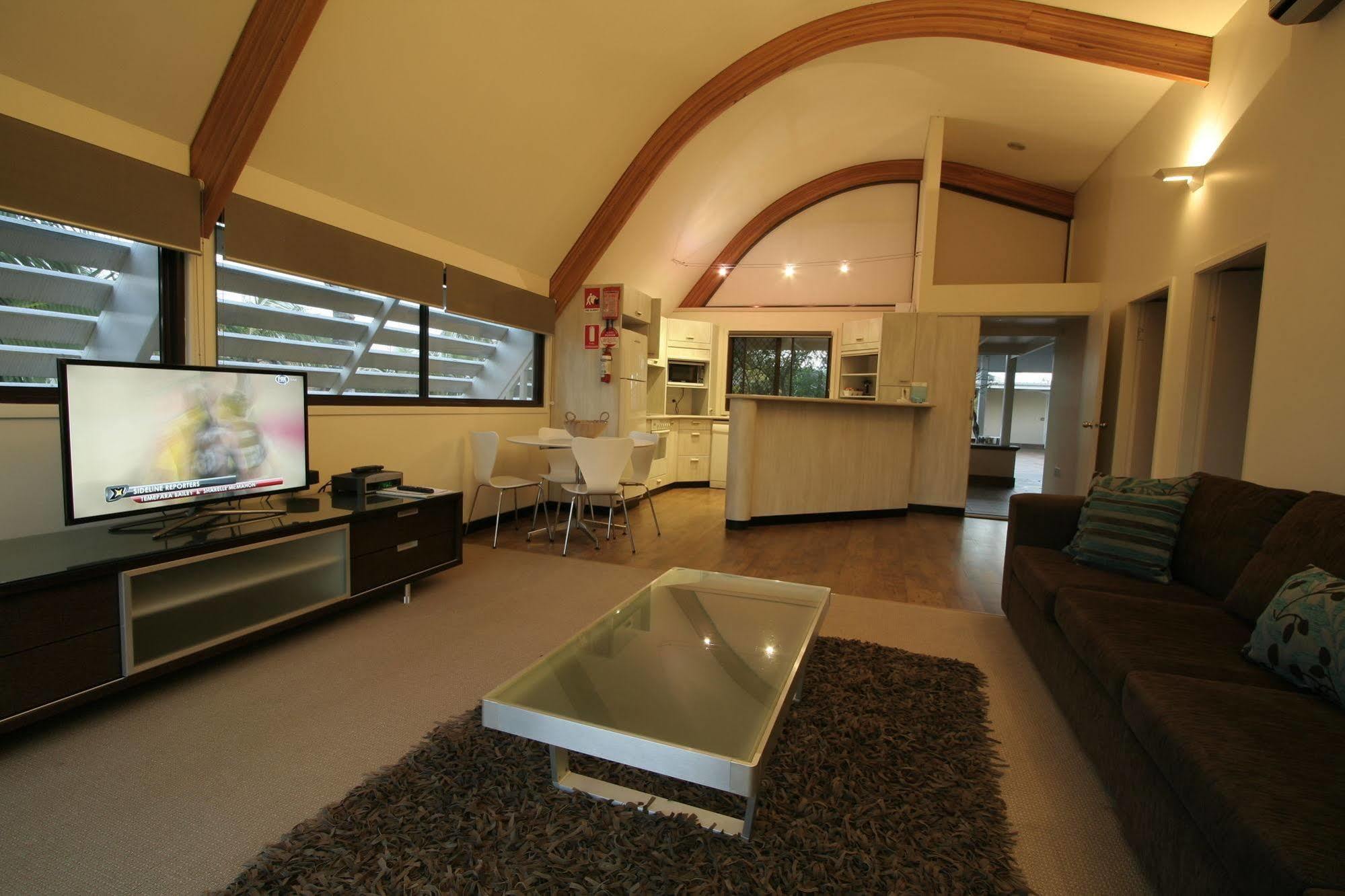 Waves Byron Bay Hotel Екстериор снимка