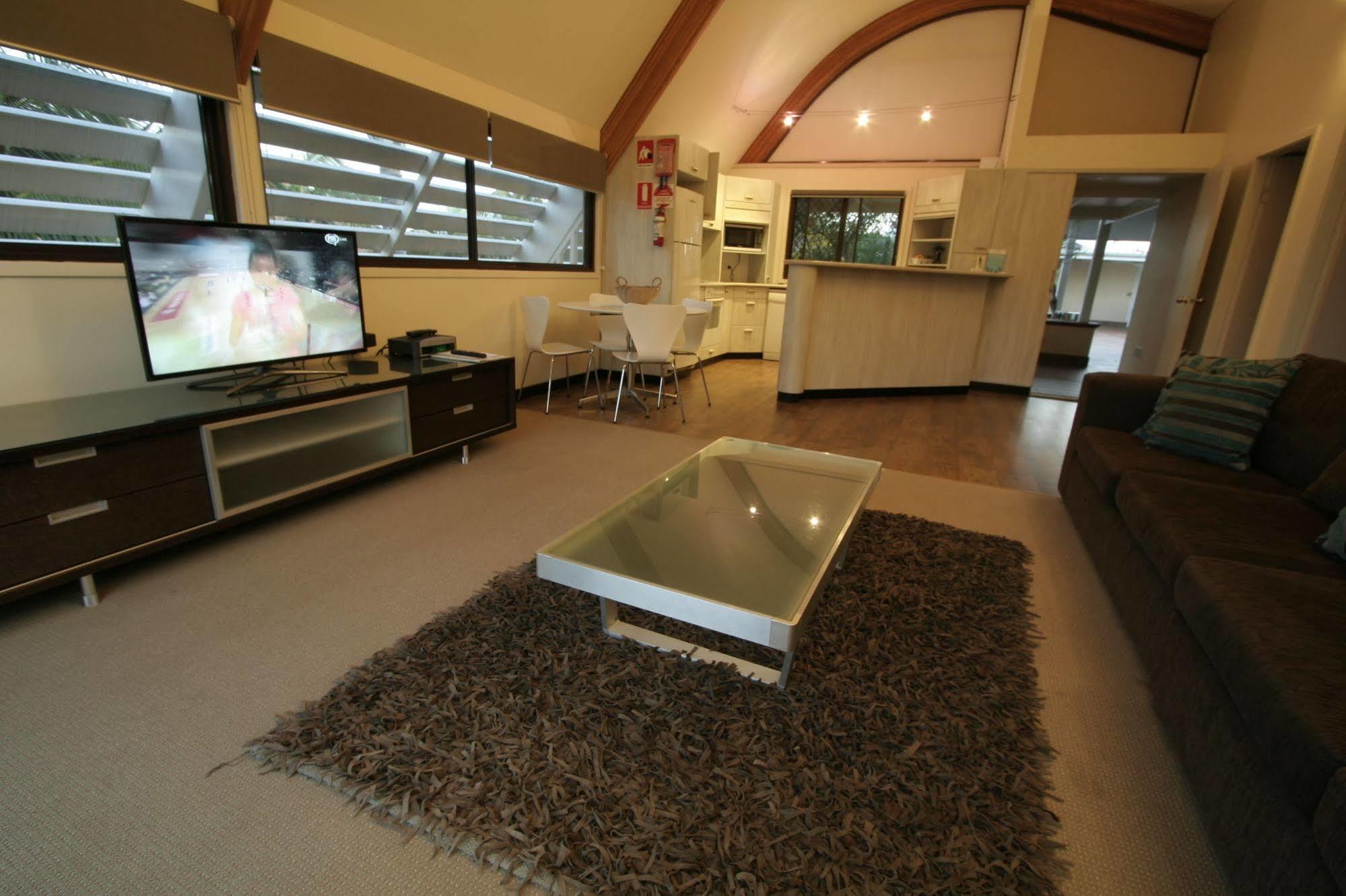 Waves Byron Bay Hotel Екстериор снимка